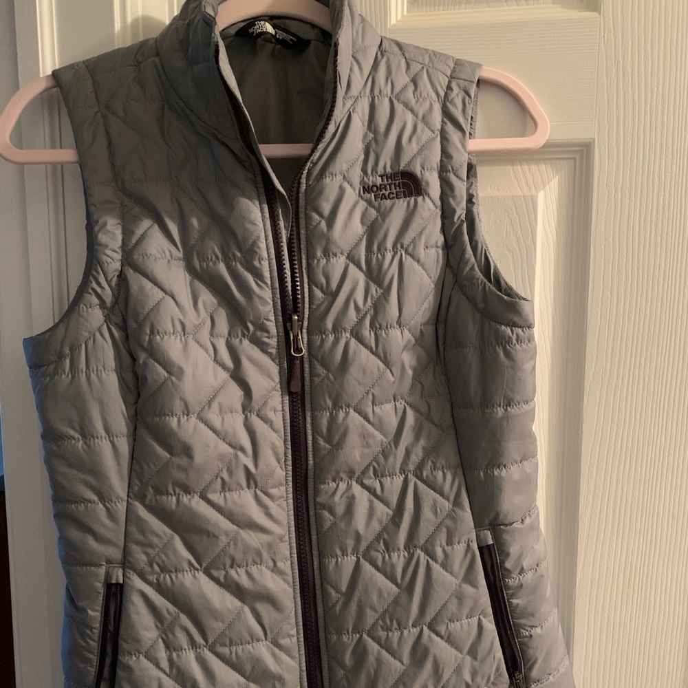 The north face grey quilted down vest